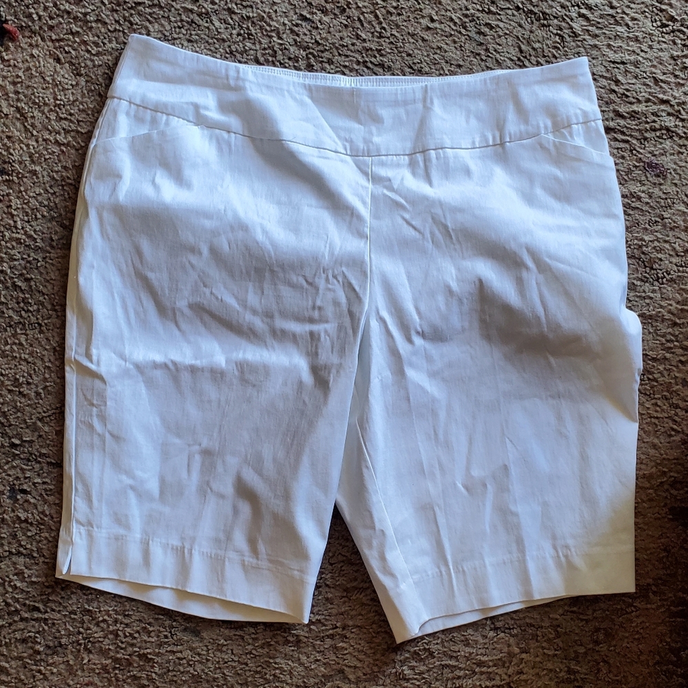 White Bermuda shorts